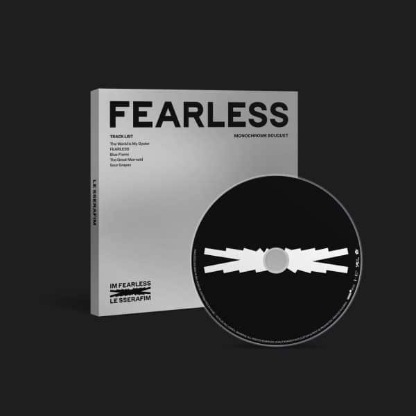 LE SSERAFIM - 1st Mini Album 'FEARLESS' (Monochrome Bouquet Ver.)